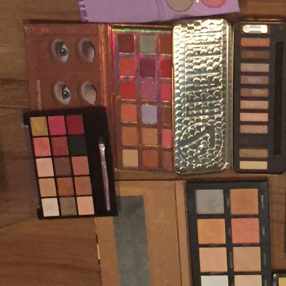 HUGE BEAUTY BOX